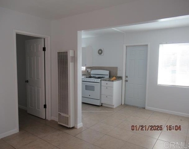 580 Glover Avenue - Photo Thumbnail 6