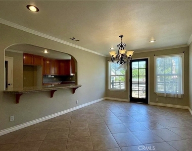 1049 Evergreen Court - Photo Thumbnail 15
