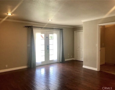 1049 Evergreen Court - Photo Thumbnail 6
