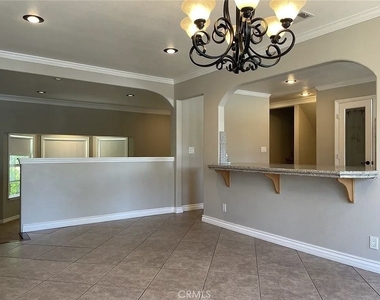 1049 Evergreen Court - Photo Thumbnail 14