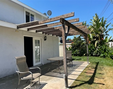 1049 Evergreen Court - Photo Thumbnail 18