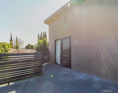 8252 Morse Avenue - Photo Thumbnail 30