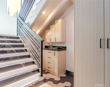 8252 Morse Avenue - Photo Thumbnail 16