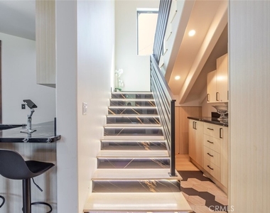 8252 Morse Avenue - Photo Thumbnail 15