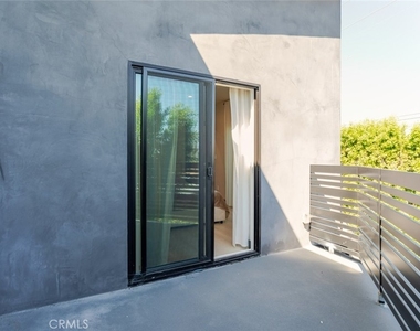 8252 Morse Avenue - Photo Thumbnail 29