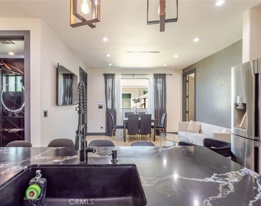 8252 Morse Avenue - Photo Thumbnail 13