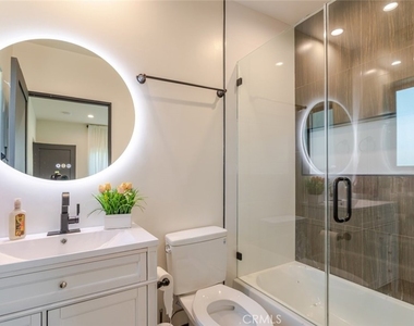 8252 Morse Avenue - Photo Thumbnail 26