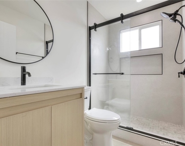 1070 Allen - Photo Thumbnail 14