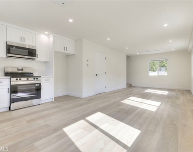 1070 Allen - Photo Thumbnail 2