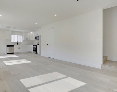 1070 Allen - Photo Thumbnail 8