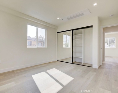 1070 Allen - Photo Thumbnail 16