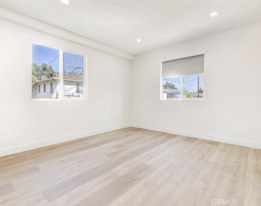1070 Allen Avenue - Photo Thumbnail 18