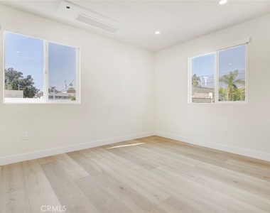 1070 Allen Avenue - Photo Thumbnail 16