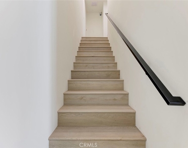 1070 Allen Avenue - Photo Thumbnail 11