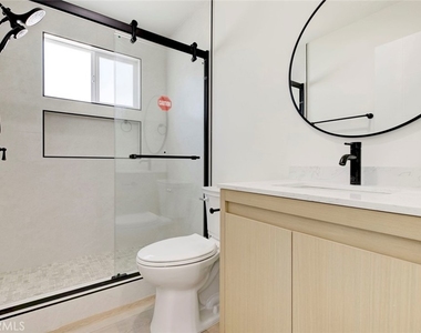 1070 Allen Avenue - Photo Thumbnail 15