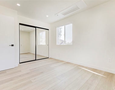 1070 Allen Avenue - Photo Thumbnail 17