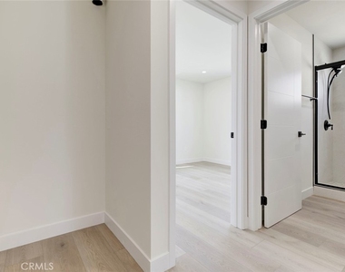 1070 Allen Avenue - Photo Thumbnail 12