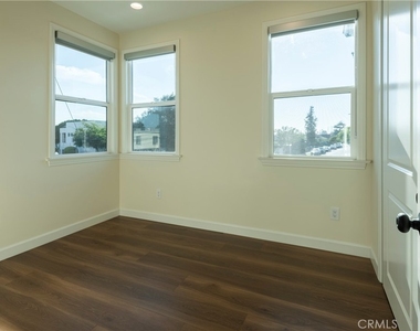 5922 Encinita - Photo Thumbnail 9