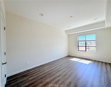 419 N Chandler Avenue - Photo Thumbnail 7