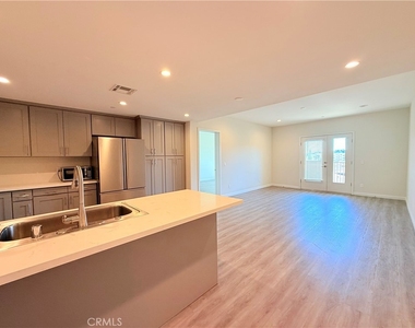 419 N Chandler Avenue - Photo Thumbnail 1