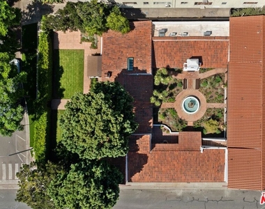 1300 N Harper Avenue - Photo Thumbnail 27