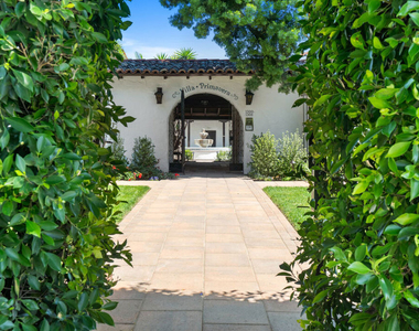 1300 N Harper Avenue - Photo Thumbnail 2
