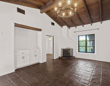 1300 N Harper Avenue - Photo Thumbnail 10