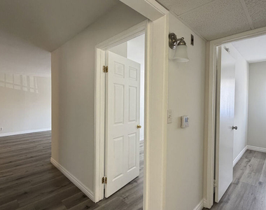 326 S Manhattan Place - Photo Thumbnail 6