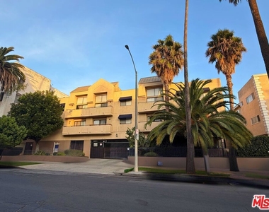 326 S Manhattan Place - Photo Thumbnail 1