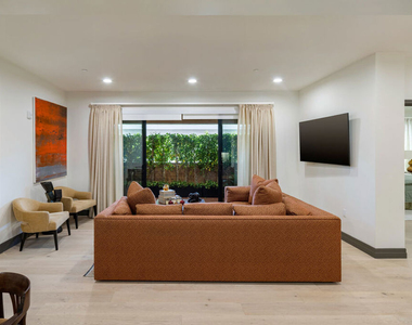 118 N Orlando Avenue - Photo Thumbnail 3