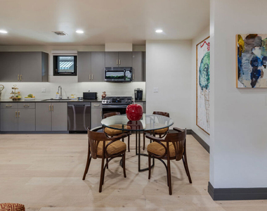 118 N Orlando Avenue - Photo Thumbnail 16