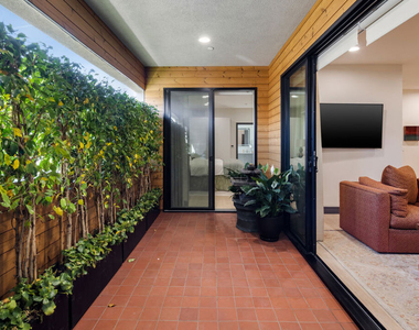 118 N Orlando Avenue - Photo Thumbnail 6