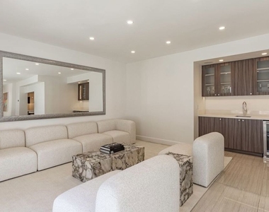 703 N Maple Drive - Photo Thumbnail 16