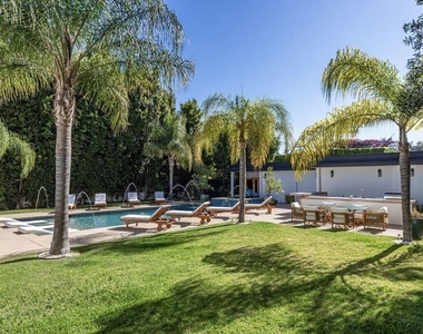 703 N Maple Drive - Photo Thumbnail 7