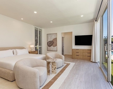 703 N Maple Drive - Photo Thumbnail 19