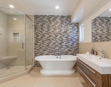 703 N Maple Drive - Photo Thumbnail 31