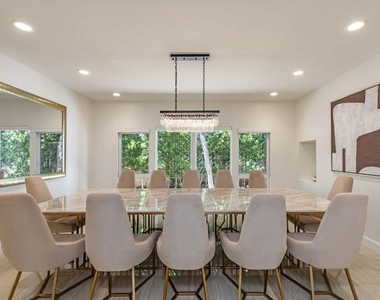 703 N Maple Drive - Photo Thumbnail 12