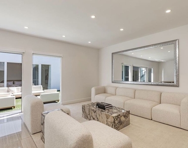 703 N Maple Drive - Photo Thumbnail 15