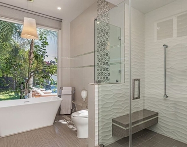 703 N Maple Drive - Photo Thumbnail 23