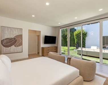 703 N Maple Drive - Photo Thumbnail 21