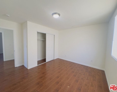 10605 Avalon Boulevard - Photo Thumbnail 25