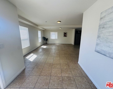 10605 Avalon Boulevard - Photo Thumbnail 7