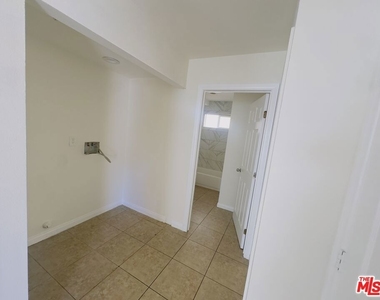 10605 Avalon Boulevard - Photo Thumbnail 19