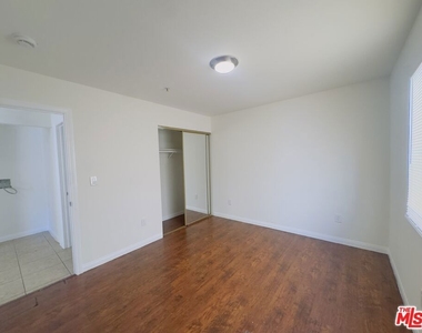 10605 Avalon Boulevard - Photo Thumbnail 20