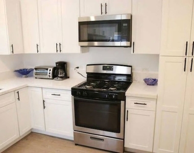 8719 Yorktown Avenue - Photo Thumbnail 6