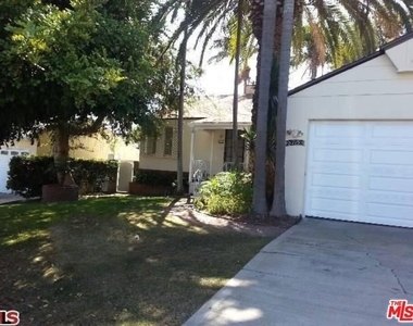 8719 Yorktown Avenue - Photo Thumbnail 2