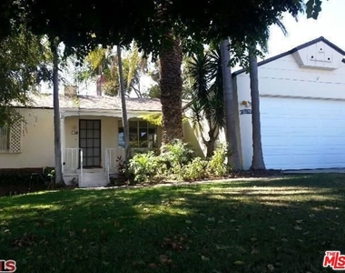 8719 Yorktown Avenue - Photo Thumbnail 3