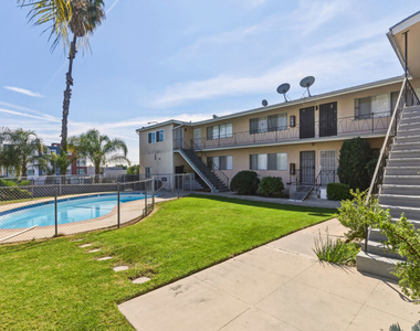 5117 Crenshaw Boulevard - Photo Thumbnail 4