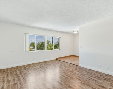 5117 Crenshaw Boulevard - Photo Thumbnail 7