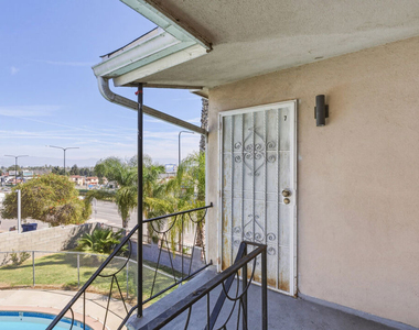 5117 Crenshaw Boulevard - Photo Thumbnail 5
